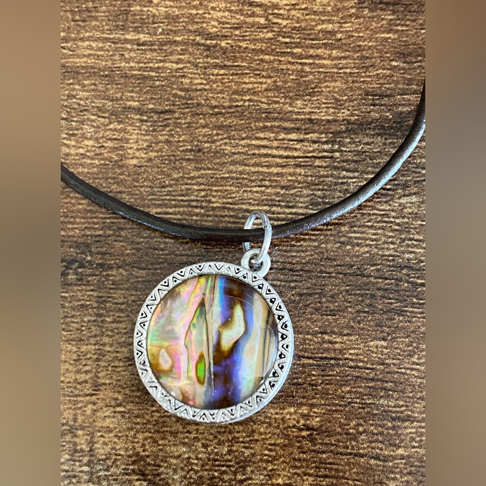 Premier Designs necklace / Marble/ be humble